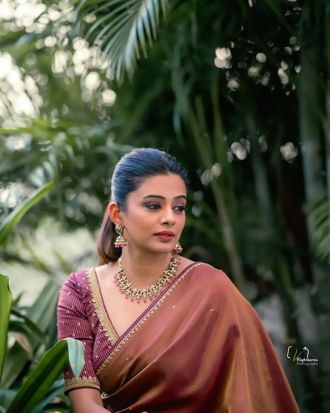 TELUGU TV ACTRESS PRIYAMANI IN ORANGE SAREE BLOUSE 2